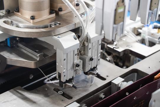 Mesin Pemasukan Tali Kantong Kertas PRY-450A 9