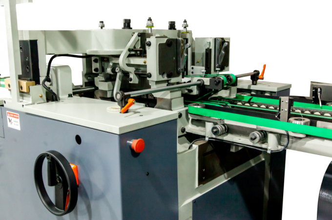 Mesin Pengumpul, Penjilidan Buku Jahit Pelana, dan Pemangkasan PRY-8D 8